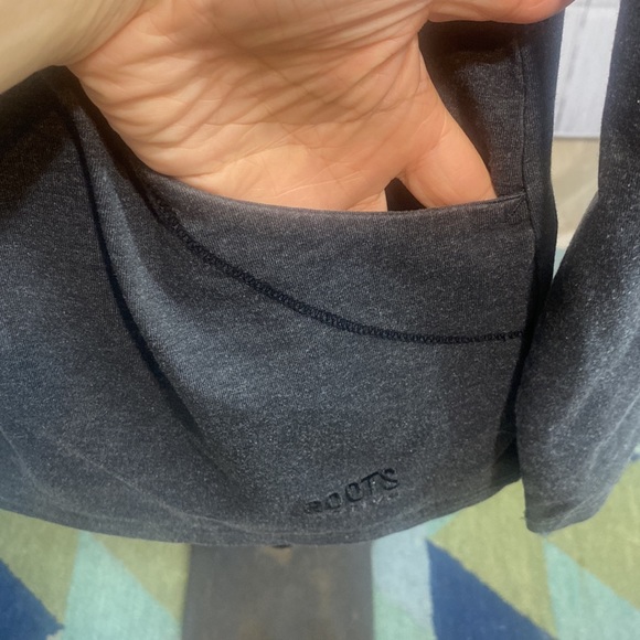 402. Roots active women half zip long sleeve pullover, size M - Picture 5 of 9